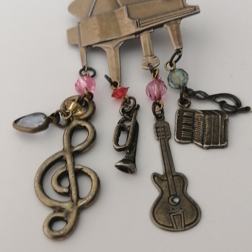 Vintage Whimsical Brooch Music Instruments Grand Piano Pin Unisex - Picture 4 of 6